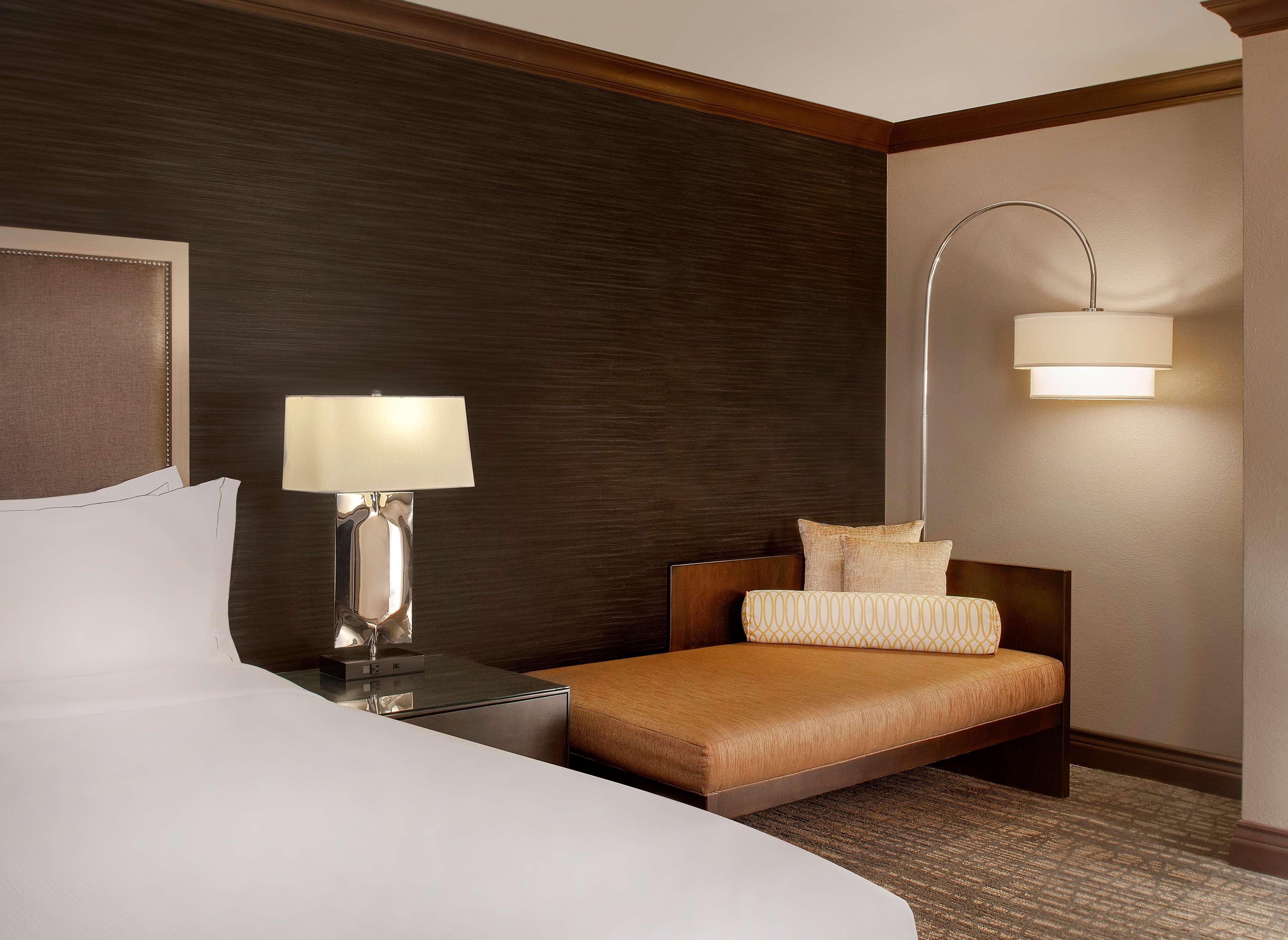 Hilton Fort Worth Exterior photo