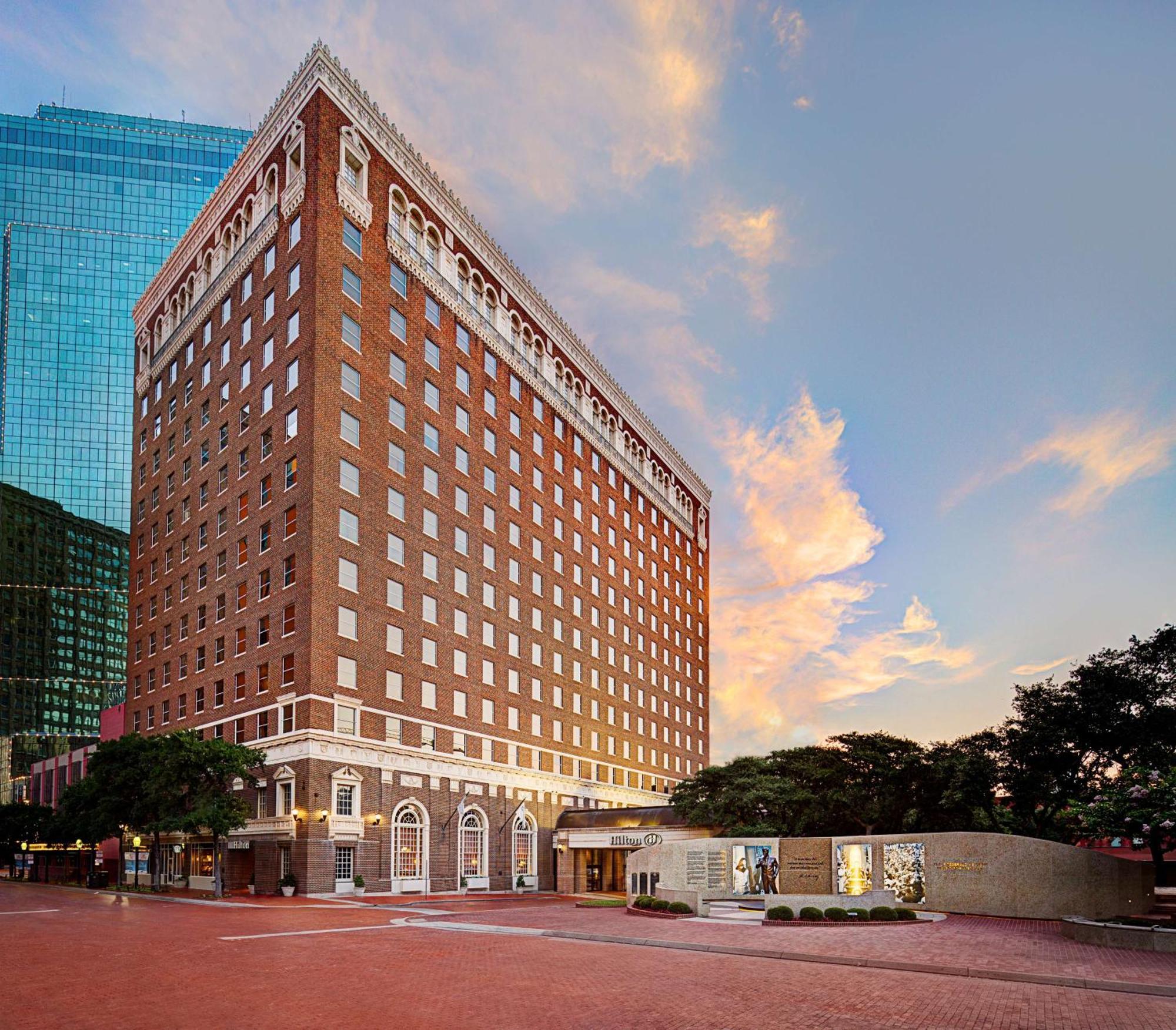 Hilton Fort Worth Hotel Exterior photo